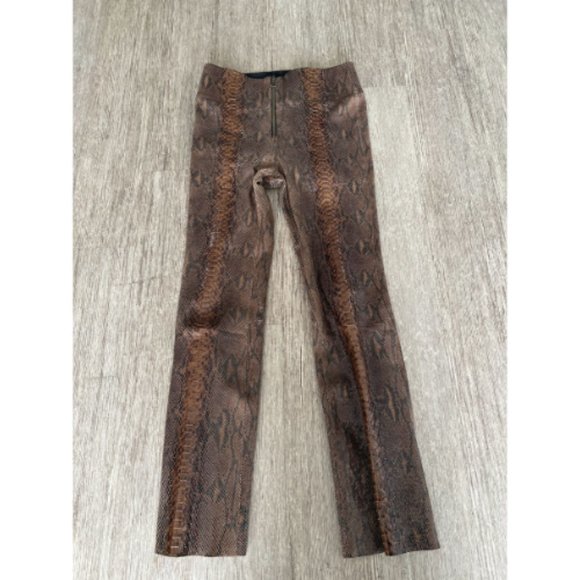 SPRWMN Leggings Womens Medium Brown Snake Skin Print Embossed Ankle Flare Zipper - Picture 1 of 3